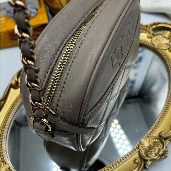 🆕 TORY BURCH 🧿 NWOT Savannah Chain Link Camera Bag, French Gray AUTHENTICATED - Picture 6 of 15